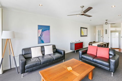 On The Beach Apartments - Tourism Hervey Bay 5