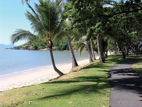 On The Beach Apartments - Tourism Hervey Bay 12