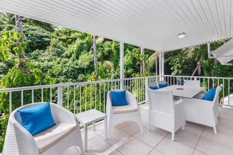 By The Sea Port Douglas - Hervey Bay Accommodation 7