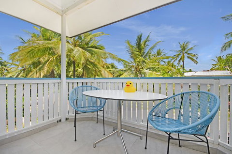 By The Sea Port Douglas - Hervey Bay Accommodation 16