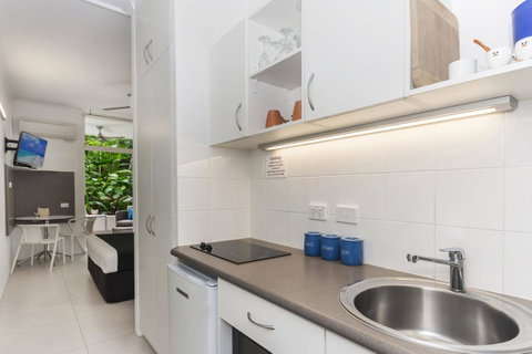 By The Sea Port Douglas - Hervey Bay Accommodation 13