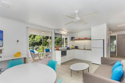 By The Sea Port Douglas - Hervey Bay Accommodation 8