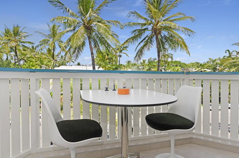 By The Sea Port Douglas - Hervey Bay Accommodation 18