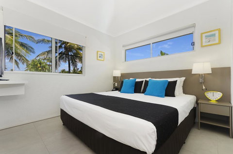 By The Sea Port Douglas - Hervey Bay Accommodation 17