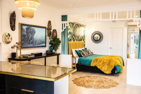 NOMAD - Luxe Apartment - Hervey Bay Accommodation 0