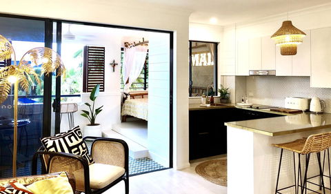 NOMAD - Luxe Apartment - Hervey Bay Accommodation 23