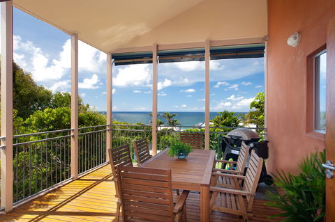 Jolly Roger's Beach House - Tourism Hervey Bay 1