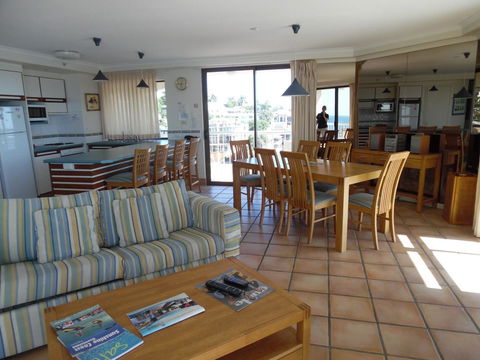 Coolum Caprice - Hervey Bay Accommodation 12
