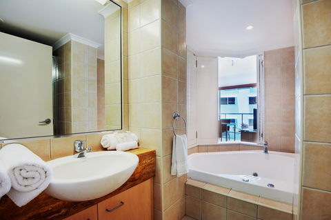 Rolling Surf Resort - Hervey Bay Accommodation 8