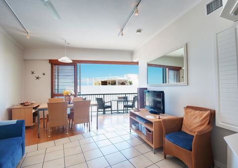 Rolling Surf Resort - Hervey Bay Accommodation 38