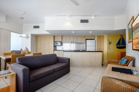 Rolling Surf Resort - Hervey Bay Accommodation 30