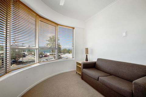 Rolling Surf Resort - Hervey Bay Accommodation 29