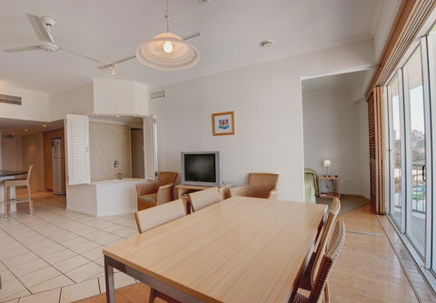 Rolling Surf Resort - Hervey Bay Accommodation 40