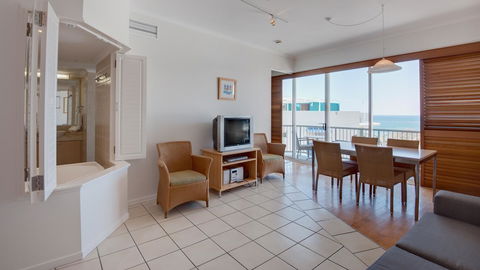Rolling Surf Resort - Hervey Bay Accommodation 42