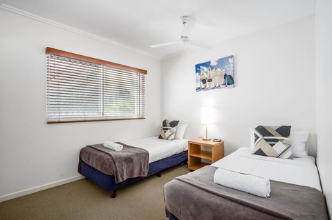 Rolling Surf Resort - Hervey Bay Accommodation 2