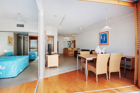 Rolling Surf Resort - Hervey Bay Accommodation 18