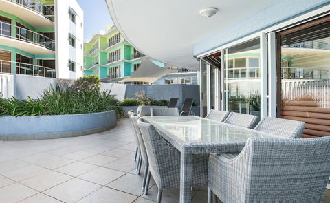 Rolling Surf Resort - Hervey Bay Accommodation 1