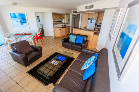 Grand Palais Boolarong Beachside Apartments - Hervey Bay Accommodation 24