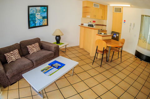 Grand Palais Boolarong Beachside Apartments - Hervey Bay Accommodation 15