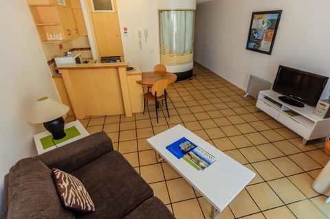 Grand Palais Boolarong Beachside Apartments - Hervey Bay Accommodation 11