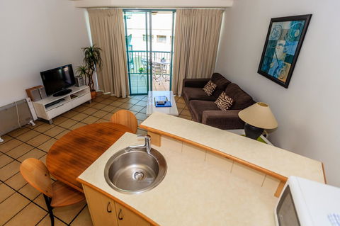 Grand Palais Boolarong Beachside Apartments - Hervey Bay Accommodation 10