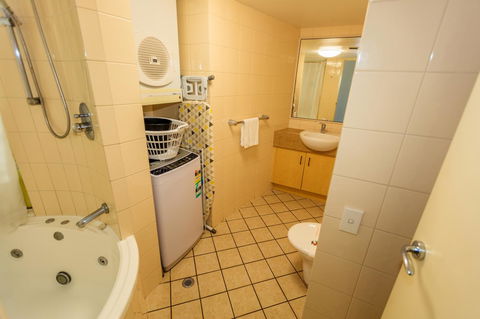 Grand Palais Boolarong Beachside Apartments - Hervey Bay Accommodation 12