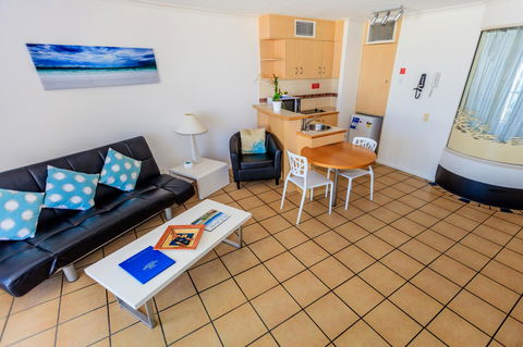 Grand Palais Boolarong Beachside Apartments - Hervey Bay Accommodation 14