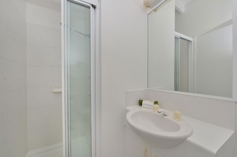 Seascape Holidays At Beachfront Terraces - Hervey Bay Accommodation 7