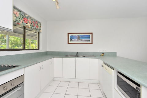 Seascape Holidays At Beachfront Terraces - Hervey Bay Accommodation 14