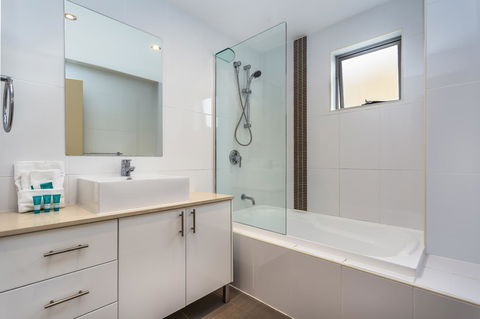 Redvue Holiday Apartments - Hervey Bay Accommodation 12
