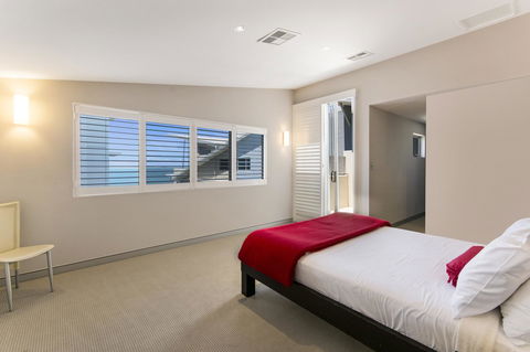 Redvue Holiday Apartments - Hervey Bay Accommodation 21