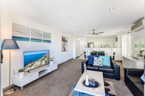 Redvue Holiday Apartments - Hervey Bay Accommodation 2