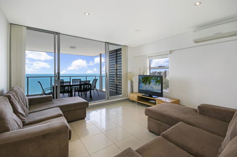 Redvue Holiday Apartments - Hervey Bay Accommodation 0