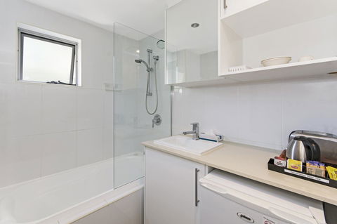 Redvue Holiday Apartments - Hervey Bay Accommodation 26