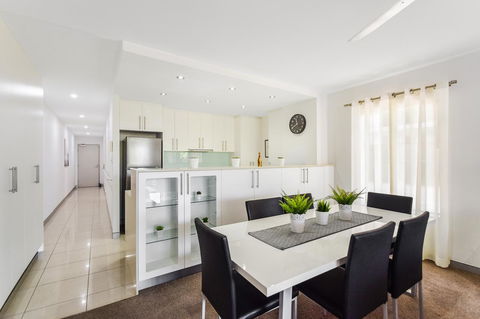 Redvue Holiday Apartments - Hervey Bay Accommodation 4