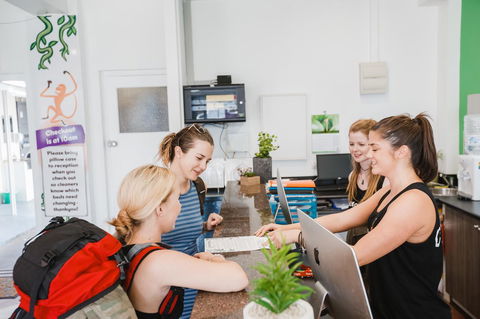 Mad Monkey Central - Hervey Bay Accommodation 3