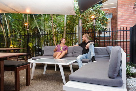 Mad Monkey Central - Hervey Bay Accommodation 8