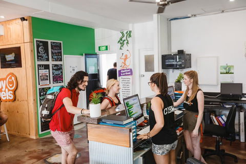 Mad Monkey Central - Hervey Bay Accommodation 4