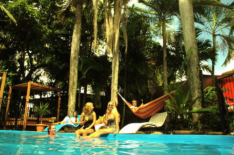 Mad Monkey Central - Hervey Bay Accommodation 0