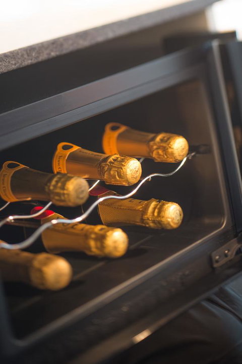 Heart Hotel And Gallery Whitsundays - Hervey Bay Accommodation 32