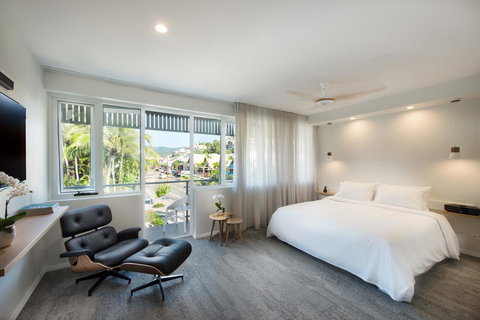 Heart Hotel And Gallery Whitsundays - Hervey Bay Accommodation 0