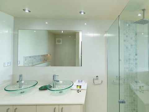 Beach Lodges - Tourism Hervey Bay 8