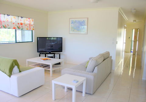 Magnetic Sunsets Resort - Tourism Hervey Bay 2