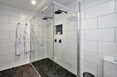 Hotel Grand Chancellor Townsville - Hervey Bay Accommodation 7