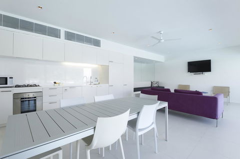 Pool Resort Port Douglas - Hervey Bay Accommodation 21