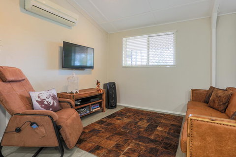 Bed & Breakfast 1 Bedroom Guest House - Hervey Bay Accommodation 24