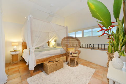 [ ANDY'S BEACH HOUSE ] - Hervey Bay Accommodation 1