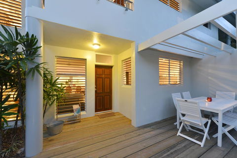[ ANDY'S BEACH HOUSE ] - Hervey Bay Accommodation 7