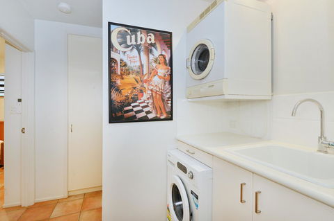 [ ANDY'S BEACH HOUSE ] - Hervey Bay Accommodation 30