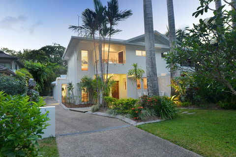 [ ANDY'S BEACH HOUSE ] - Hervey Bay Accommodation 4